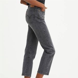 Levi’s Wedgie Straight Black (“Break a Leg”) Wash Jeans; Size 27 Womens